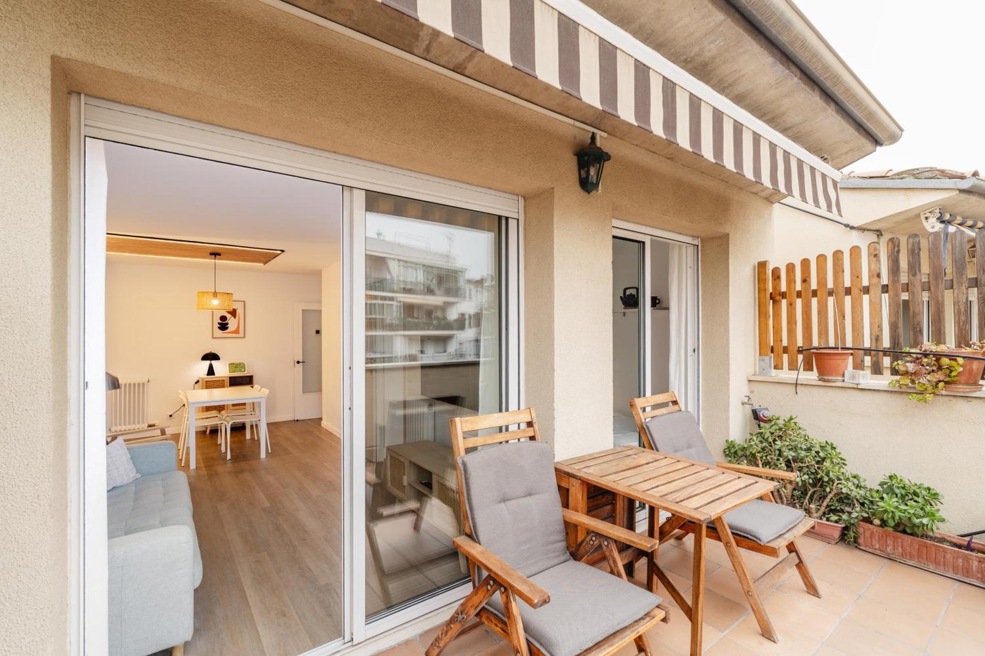 Apartamento Con Dos Grandes Terrazas En Girona Luaran gambar